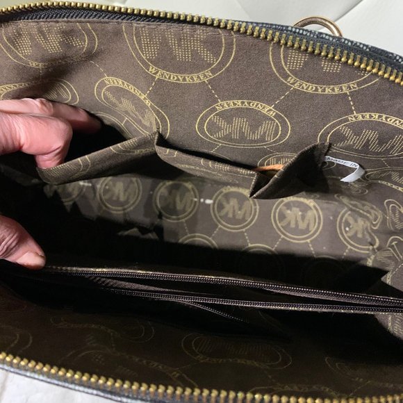 Hand bag, shoulder bag, Black and Grey.17 IN X 11.5 IN, Faux Leather.Wendy Keen. - Picture 11 of 16